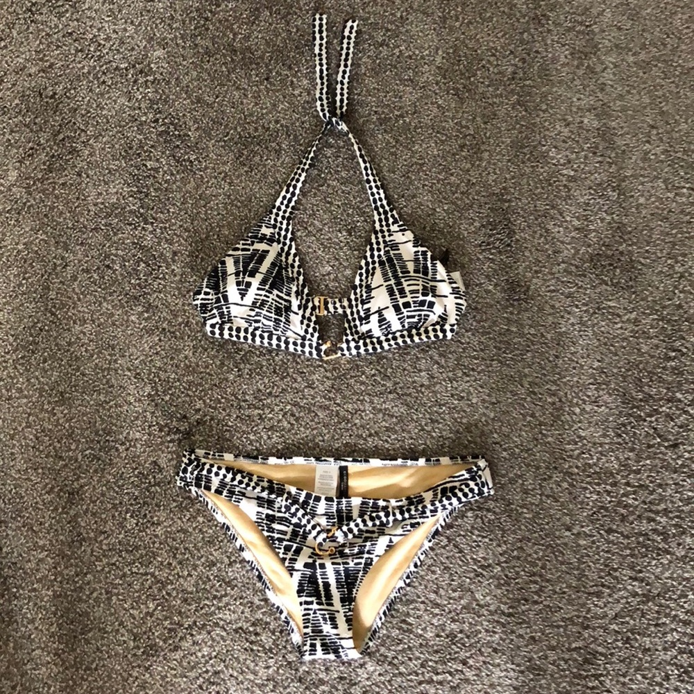 BCBG MAXAZRIA PRINTED BIKINI W GOLD DETAIL SIZE S